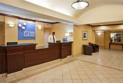 фото отеля Holiday Inn Express Hotel & Suites Fresno (River Park) Hwy 41