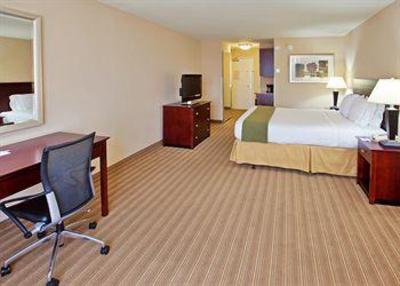 фото отеля Holiday Inn Express Hotel & Suites Fresno (River Park) Hwy 41