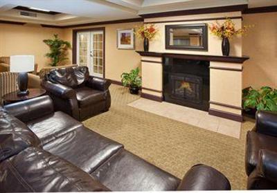 фото отеля Holiday Inn Express Hotel & Suites Fresno (River Park) Hwy 41