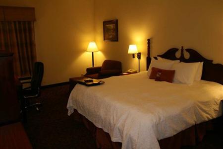 фото отеля Hampton Inn Dickson