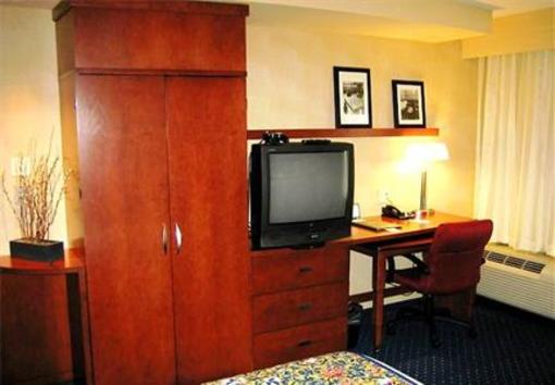 фото отеля Courtyard by Marriott Kansas City - Shawnee