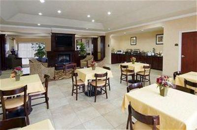 фото отеля Comfort Suites Airport Greenspoint Houston