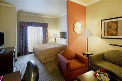 фото отеля Comfort Suites Airport Greenspoint Houston