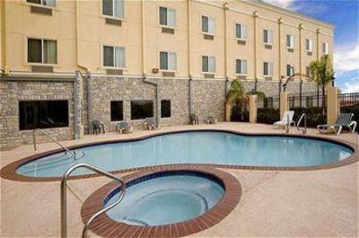 фото отеля Comfort Suites Airport Greenspoint Houston