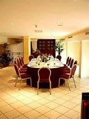 фото отеля Al Maha Regency Hotel Suites, Sharjah
