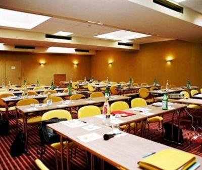 фото отеля Holiday Inn Cannes