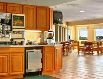 фото отеля Belmont Inn & Suites