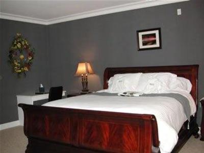 фото отеля Depot Inn & Suites