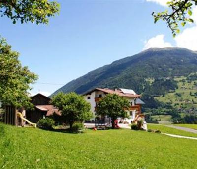 фото отеля Erlebnis Kinder Bauernhof - Tobadillerhof Pitztal Wenns