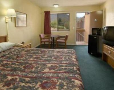 фото отеля Days Inn Canton (North Carolina)
