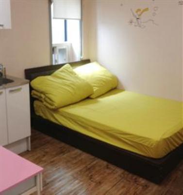 фото отеля Sinchon J-Guesthouse