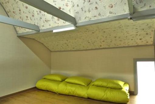 фото отеля Sinchon J-Guesthouse