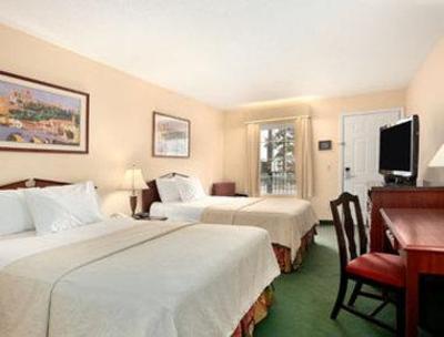 фото отеля Baymont Inn and Suites Roanoke Rapids