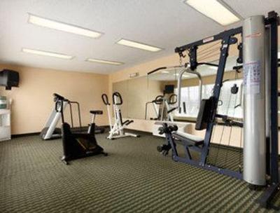 фото отеля Baymont Inn and Suites Roanoke Rapids