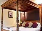 фото отеля Tree at Cadmore Hotel High Wycombe