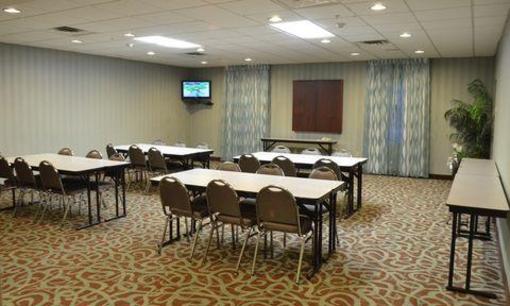 фото отеля Holiday Inn Express Hotel & Suites West Point