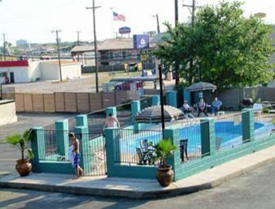 фото отеля American Inn and Suites San Antonio