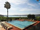 фото отеля Royal Celebration Inn on Lake Cecile