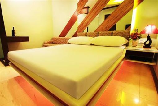 фото отеля Victoria Court Malate Hotel