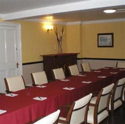 фото отеля Cairn Hotel Edinburgh