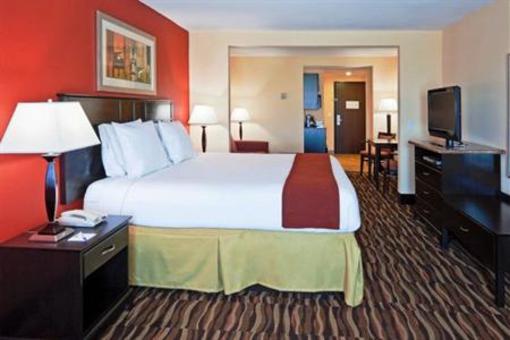 фото отеля Holiday Inn Express Hotel & Suites Ft. Lauderdale Airport Cruise