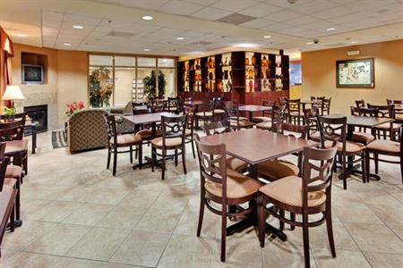 фото отеля Holiday Inn Express Las Vegas Nellis