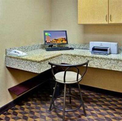 фото отеля Holiday Inn Express Las Vegas Nellis