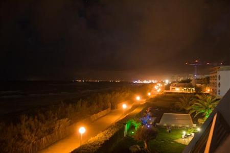 фото отеля Hotel De La Plage La Grande-Motte