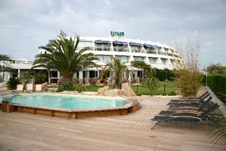 фото отеля Hotel De La Plage La Grande-Motte