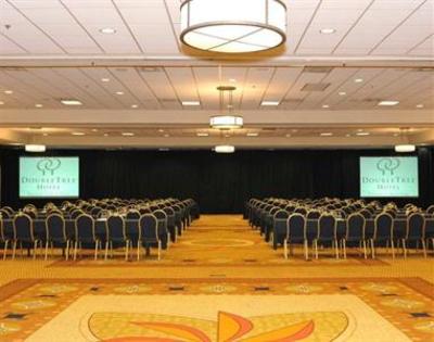фото отеля Doubletree by Hilton Tucson - Reid Park