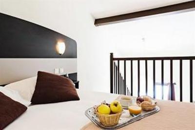 фото отеля Hotel Le Relais D'Aubagne