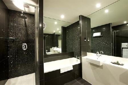 фото отеля Macdonald Townhouse Hotel
