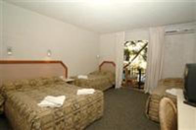 фото отеля BEST WESTERN Airport Hacienda Motel