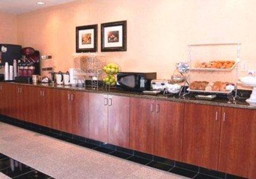 фото отеля Comfort Suites Indianapolis Airport