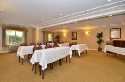фото отеля BEST WESTERN Inn Dixon