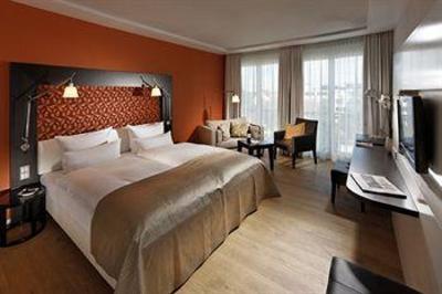 фото отеля Parkhotel Stuttgart Messe-Airport