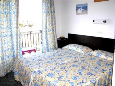 фото отеля Hostal Flamingo Ibiza