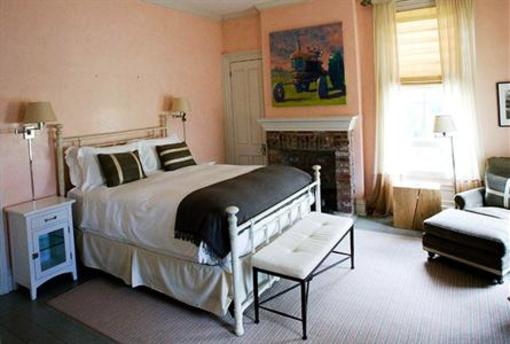 фото отеля Jedediah Hawkins Inn