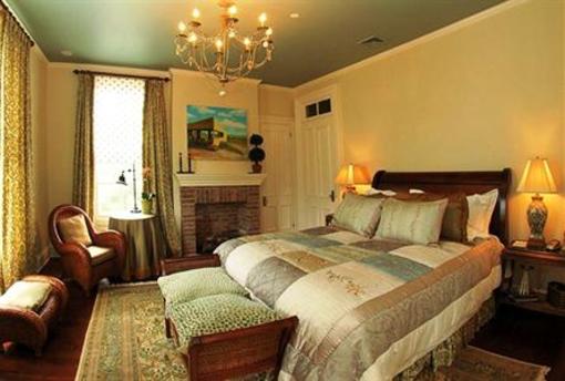 фото отеля Jedediah Hawkins Inn