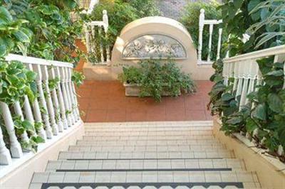 фото отеля Goble Palms Guest Lodge & Urban Retreat
