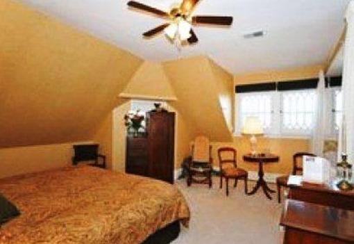 фото отеля Sleepy Hollow B&B