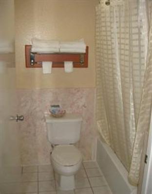 фото отеля Luxury Inn & Suites Liberty