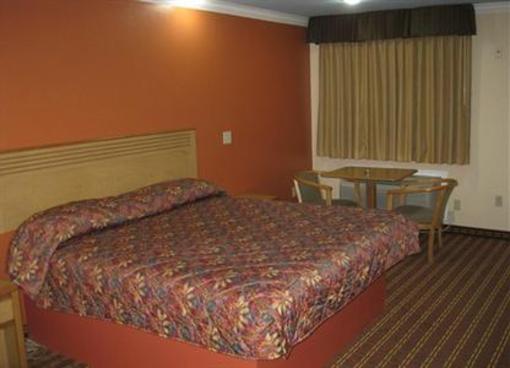 фото отеля Luxury Inn & Suites Liberty