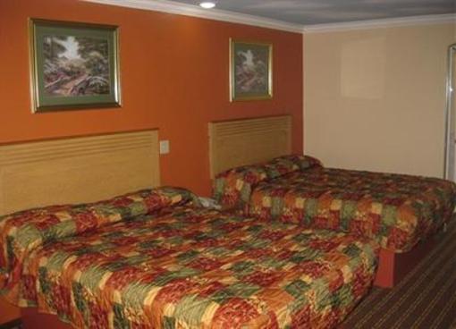 фото отеля Luxury Inn & Suites Liberty