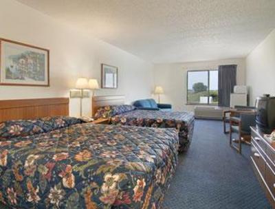 фото отеля Super 8 Motel Columbus (Wisconsin)