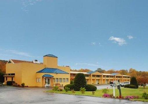 фото отеля Quality Inn Brookville