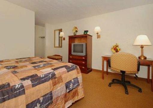 фото отеля Quality Inn Brookville