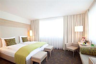 фото отеля Ramada Salzburg City Centre
