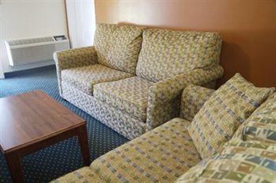 фото отеля Red Carpet Inn & Suites Plymouth