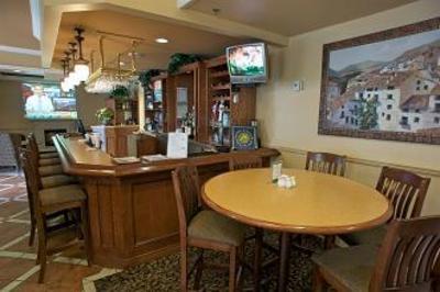 фото отеля Monte Carlo Inn - Toronto Brampton